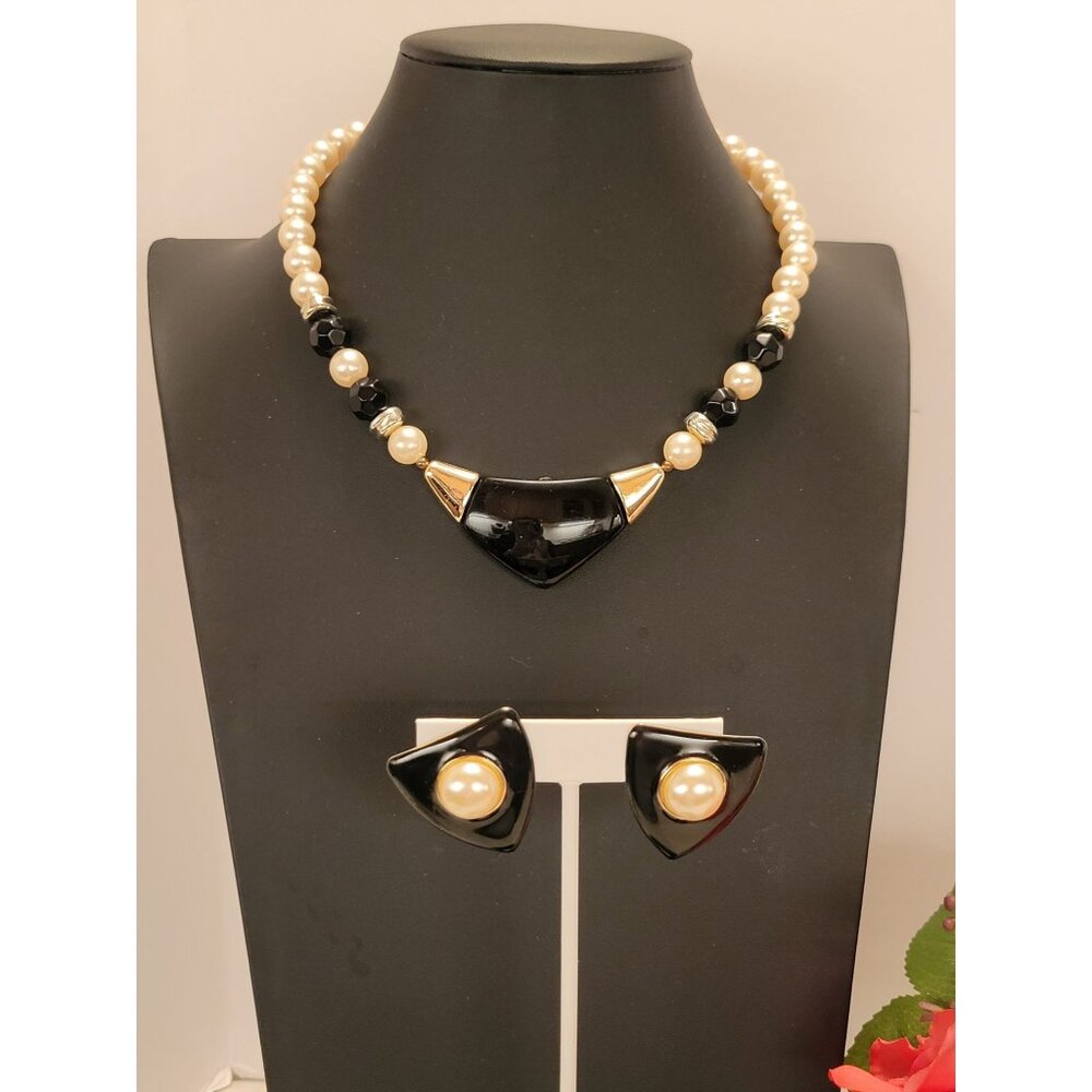 Elegant Faux Pearl & Black Bead Necklace Set With Matching Post Earrings Vintage